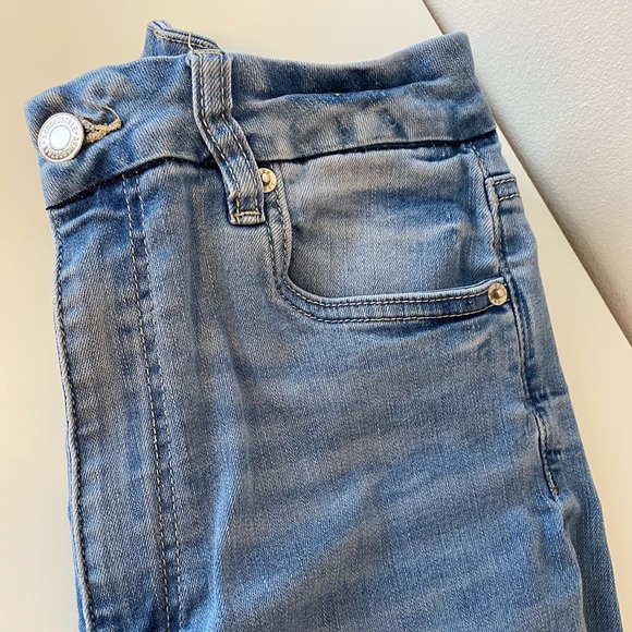 AEROPOSTALE LIGHT WASH SKINNY JEANS (SIZE 6) - Picture 4 of 6